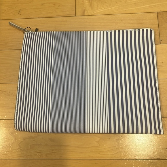 NWT Banana Republic Clutch Pouch - Picture 3 of 5